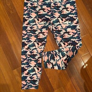 Powerhold by Fabletics XXL Cute Camo Leggings Pink Green Like New